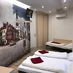 Kalvin Vendegszobak 3*