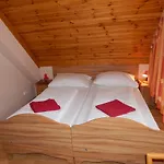 Kalvin Vendegszobak 3* Debrecen
