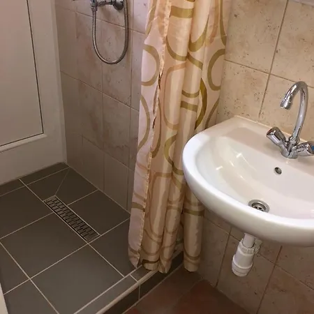 Kalvin Vendegszobak Guest house 3*