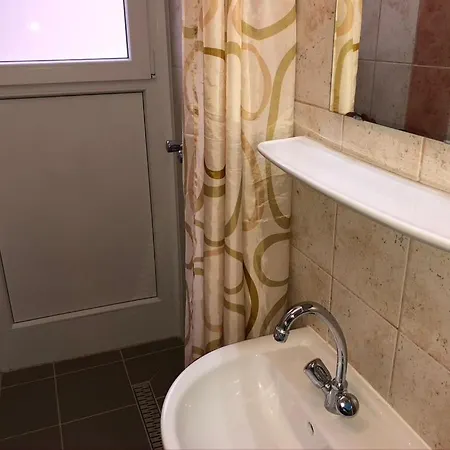 Kalvin Vendegszobak Guest house Debrecen