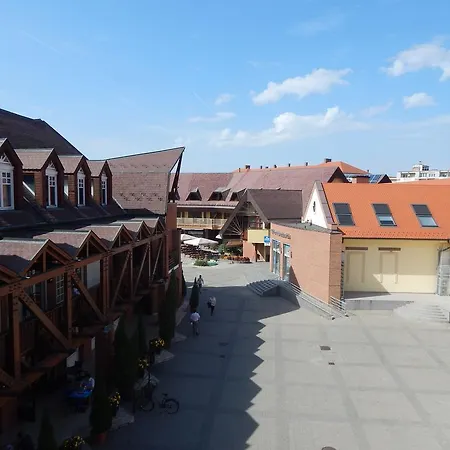 Kalvin Vendegszobak 3* Debrecen