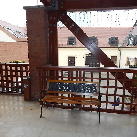 Guest house Kalvin Vendegszobak 3*
