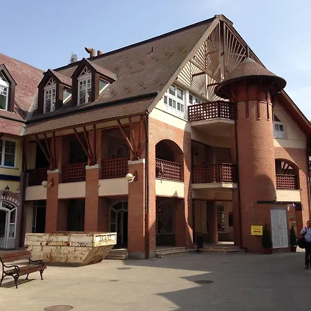 Kalvin Vendegszobak 3* Debrecen