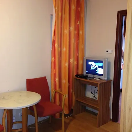 Guest house Kalvin Vendegszobak 3*