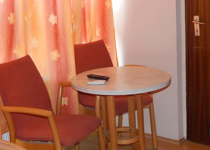 Kalvin Vendegszobak Pensjonat Debreczyn