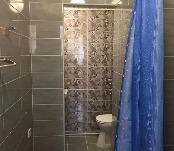 Kalvin Vendegszobak Pensjonat 3*